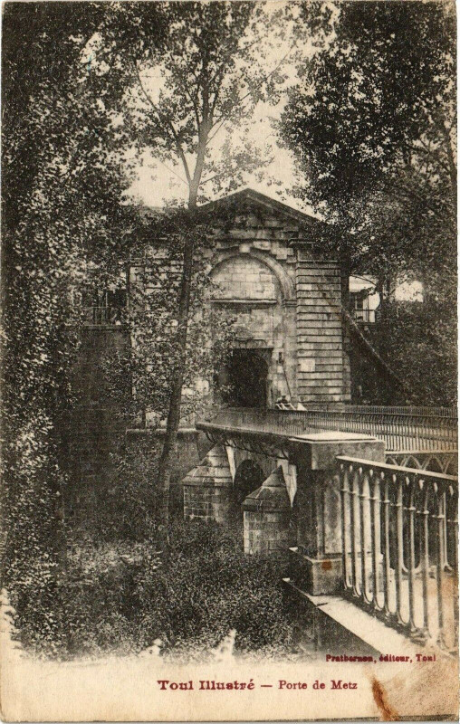 Carte postale ancienne Toul-Porte de Metz à Toul