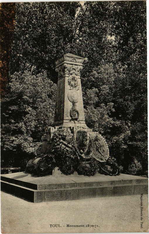 Carte postale ancienne Toul-Monument 1870-71 à Toul