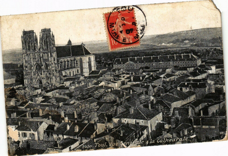 Carte postale ancienne Toul-Vue générale & La Cathédrale à Toul