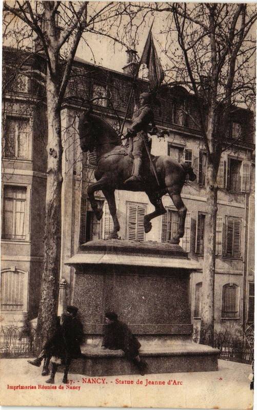 Carte postale ancienne Nancy-Statue de Jeanne d'Arc à Nancy