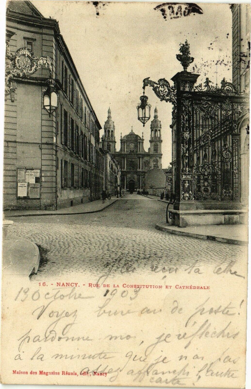 Carte postale ancienne Nancy-Rue de la Constitution et Cathédrale à Nancy