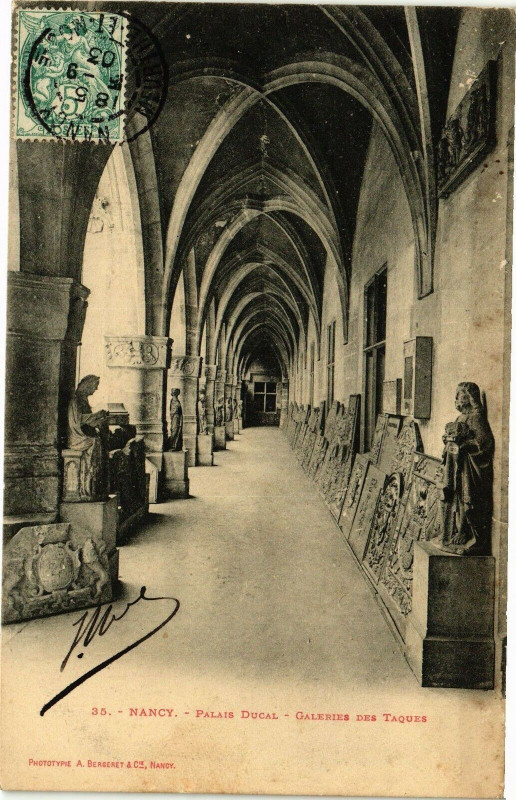Carte postale ancienne Nancy-Palais Ducal-Galeries des Taques à Nancy