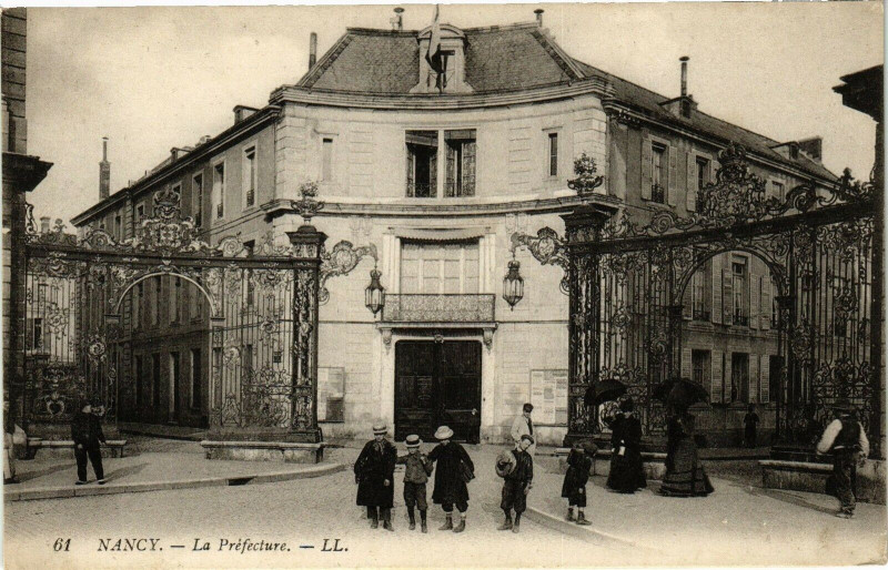 Carte postale ancienne Nancy-La Préfecture à Nancy