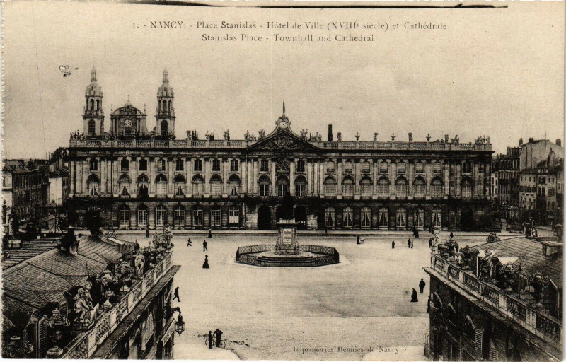 Carte postale ancienne Nancy-Place Stanislas-Hótel de Ville et Cathédrale à Nancy
