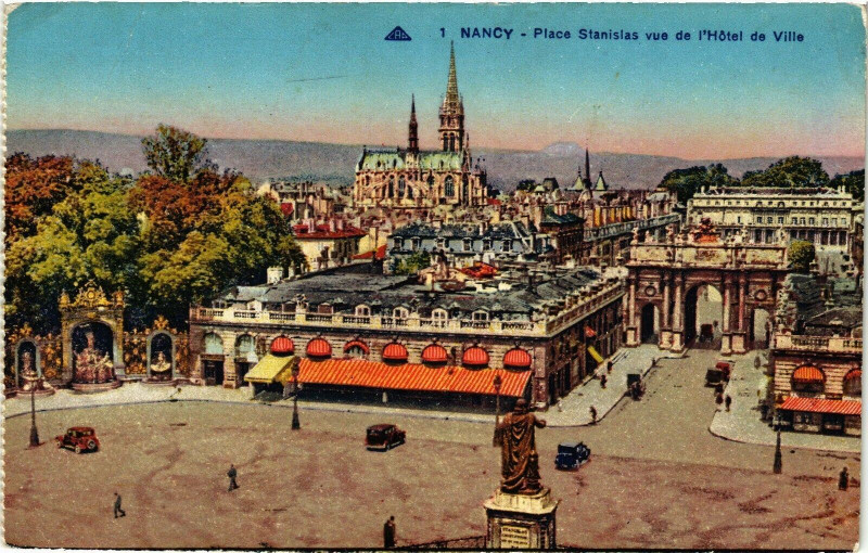 Carte postale ancienne Nancy-Place Stanislas vue de l'Hótel de Ville à Nancy