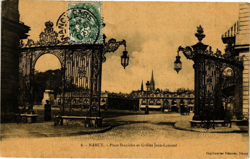 Carte postale ancienne Nancy-Place Stanislas et Grilles Jean Lamour à Nancy