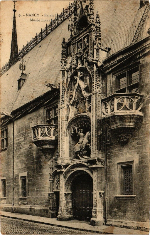 Carte postale ancienne Nancy-Palais Ducal-Musée Lorrain à Nancy