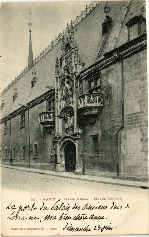 Carte postale ancienne Nancy-Palais Ducal-Musée Lorrain à Nancy