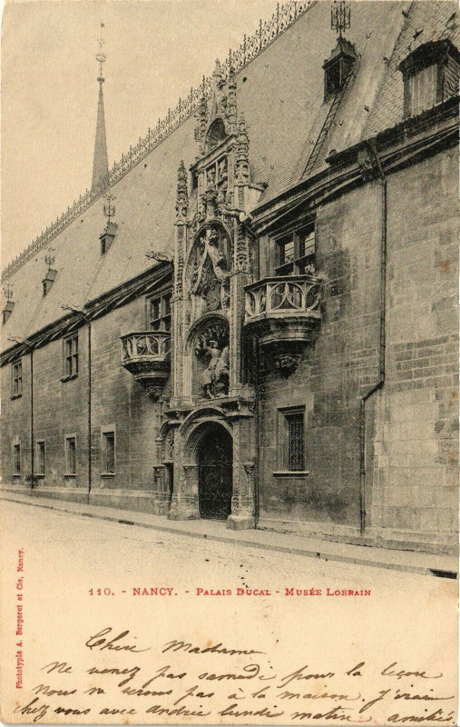Carte postale ancienne Nancy-Palais Ducal-Musée Lorrain à Nancy