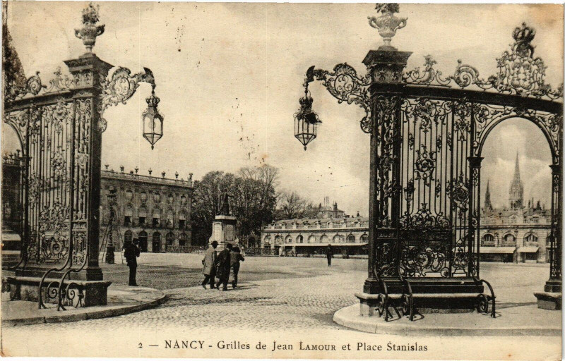 Carte postale ancienne Nancy-Grilles de Jean Lamour et Place Stanislas à Nancy
