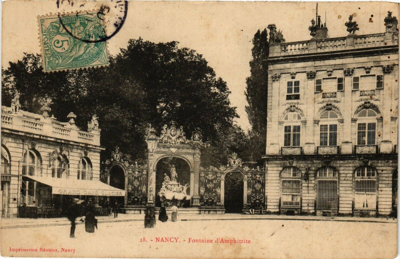 Carte postale ancienne Nancy-Fontaine d'Amphitrite à Nancy