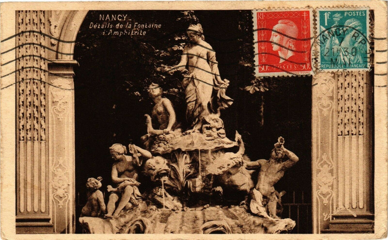 Carte postale ancienne Nancy-Détails de la Fontaine l'Amphitrite à Nancy