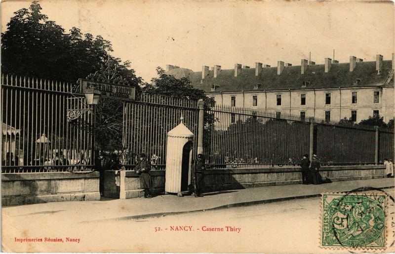 Carte postale ancienne Nancy-Caserne Thiry à Nancy