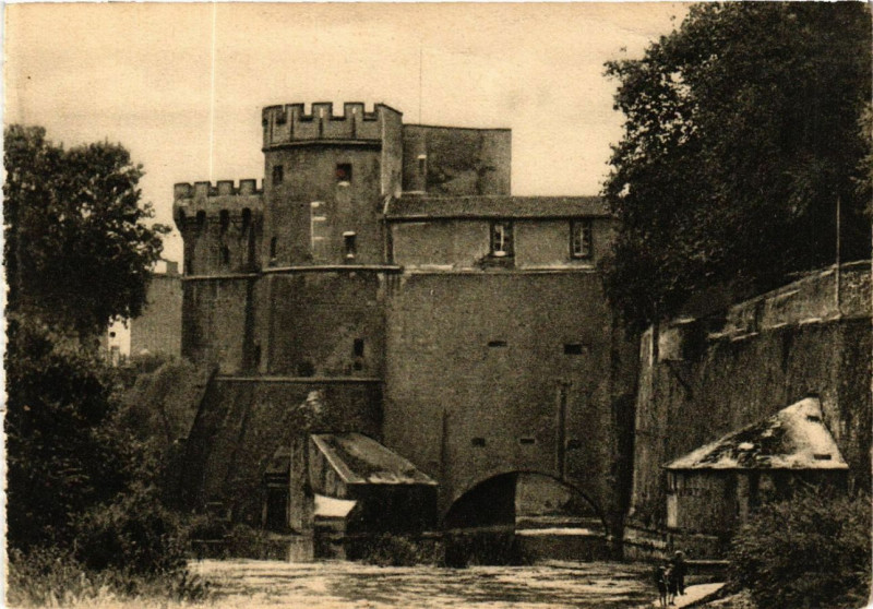 Carte postale ancienne Metz - Deutsches Tor à Metz