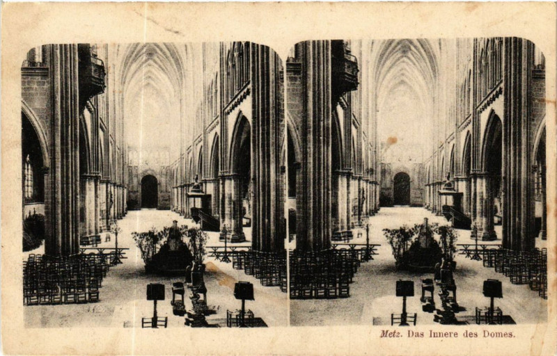 Carte postale ancienne Metz - Das Innere des Domes à Metz