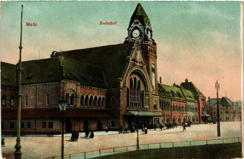 Carte postale ancienne Metz - Bahnhof à Metz