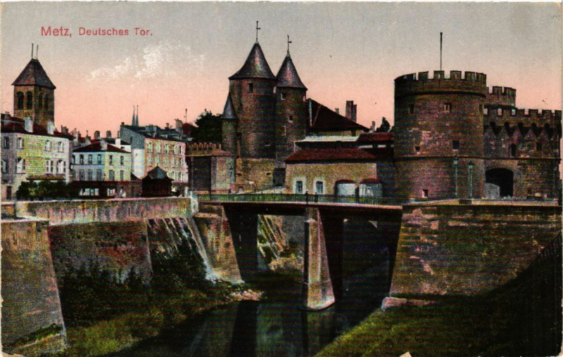 Carte postale ancienne Metz Deutsches Tor à Metz
