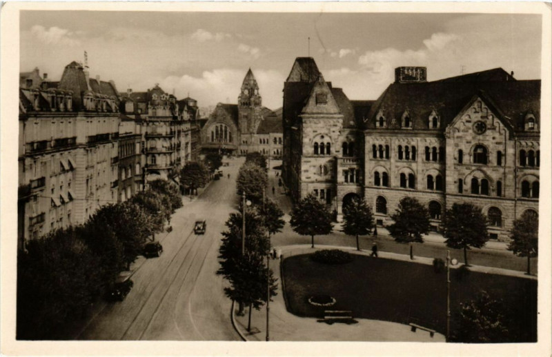 Carte postale ancienne Metz - Hauptpost und Bahnhof à Metz