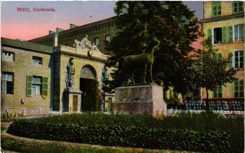 Carte postale ancienne Metz - Esplanade à Metz