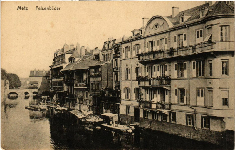 Carte postale ancienne Metz - Felsenbader à Metz