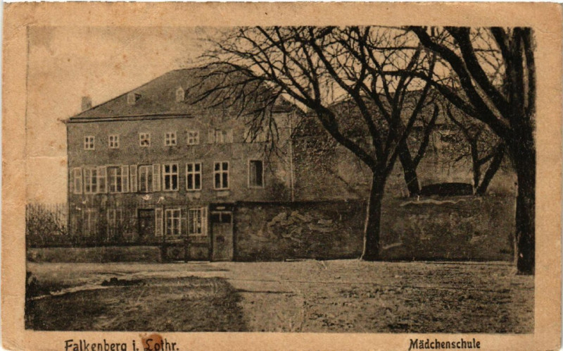 Carte postale ancienne Falkenberg i. Lothr. - Madchenschule