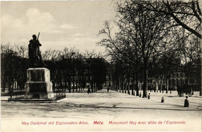 Carte postale ancienne Ney-Denkmal mit Esplanaden-Allée Metz Monument Ney avec allée à Metz