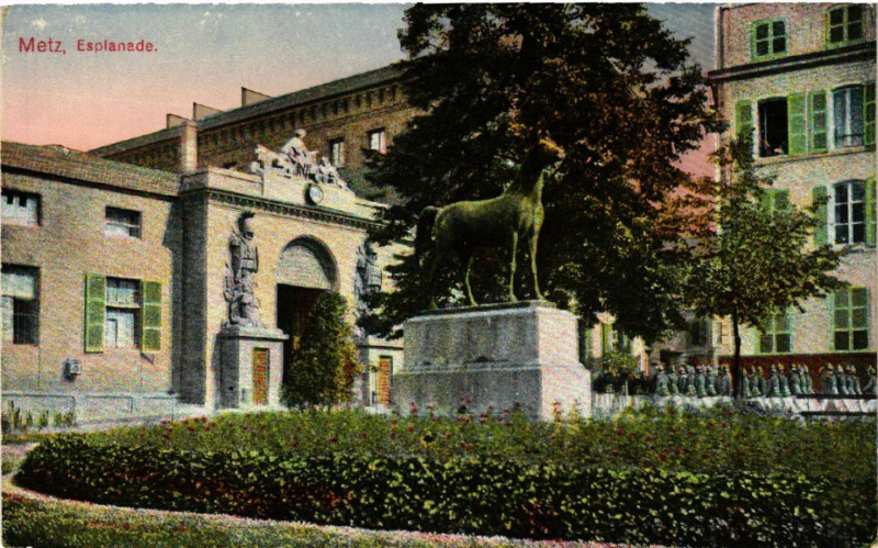 Carte postale ancienne Metz - Esplanade à Metz
