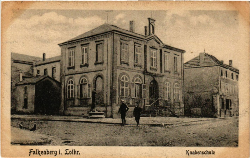Carte postale ancienne Falkenberg I. Lothr. - Knabenschule