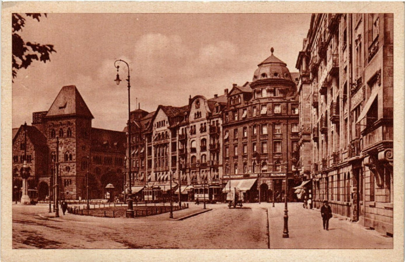 Carte postale ancienne Metz - Bahnhofplatz à Metz