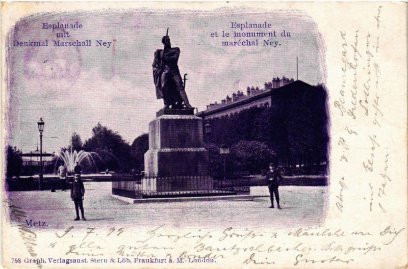 Carte postale ancienne Esplanade et le monument du marechal Ney
