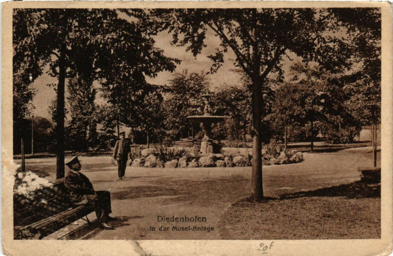 Carte postale ancienne Diedenhofen in der Mosel-Anlage