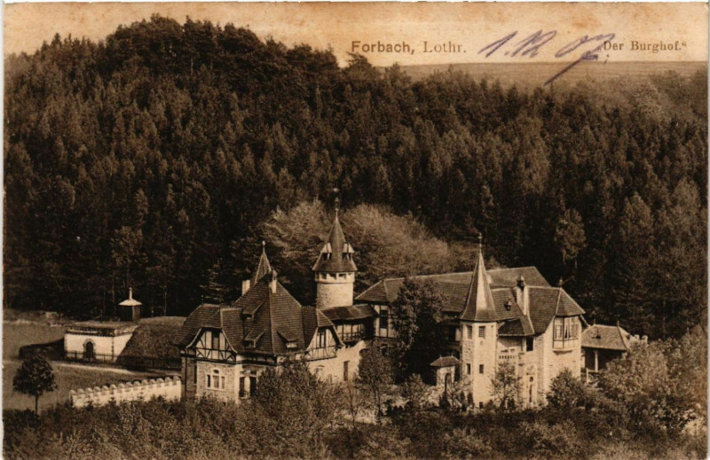 Carte postale ancienne Forbach Lothr. - Der Burghof à Forbach
