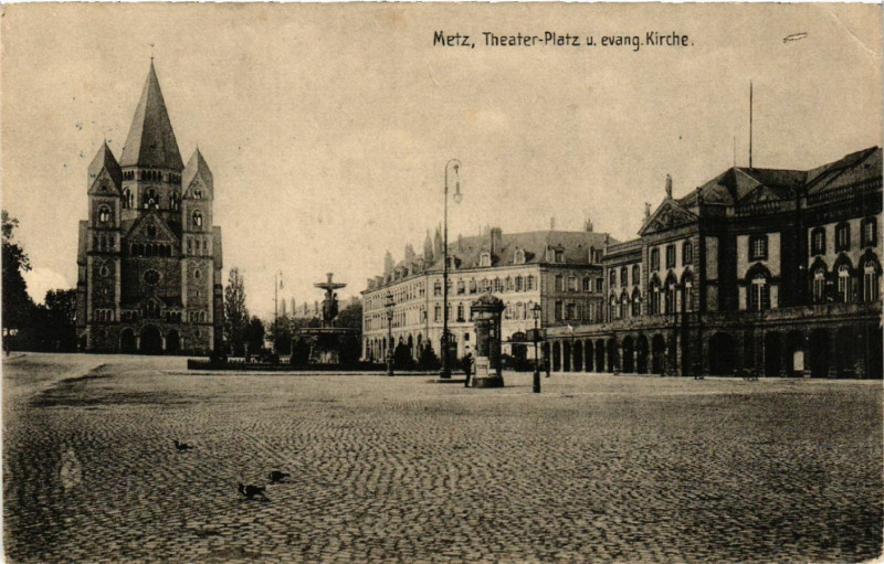 Carte postale ancienne Metz Theater-Platz u. evang. Kirche à Metz