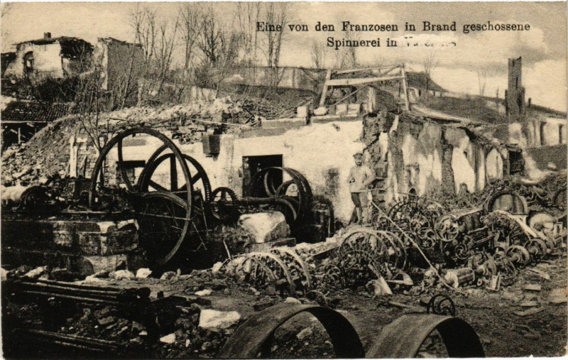 Carte postale ancienne Eine von den Franzosen in Brand geschlossene Spinnerei in