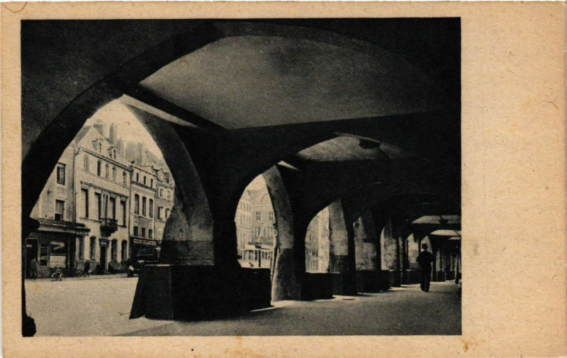 Carte postale ancienne Metz - Unter den Bogen à Metz