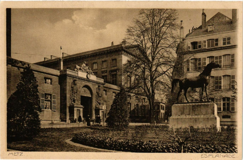 Carte postale ancienne Metz Esplanade à Metz