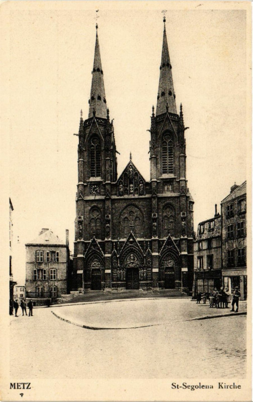 Carte postale ancienne Metz Saint-Segolena Kirche à Metz
