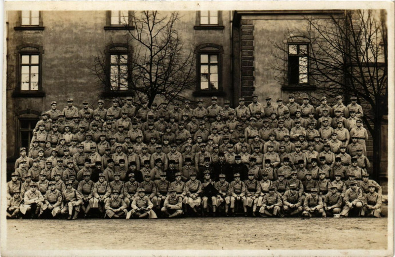 Carte postale ancienne Jeuvenirs du 151* regiment d'infanterie