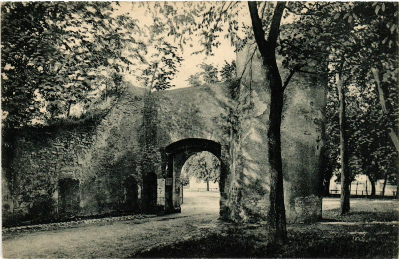 Carte postale ancienne Vic-sur-Seille - Vic a. d. Seille - Partie am alten Tor à Vic-sur-Seille