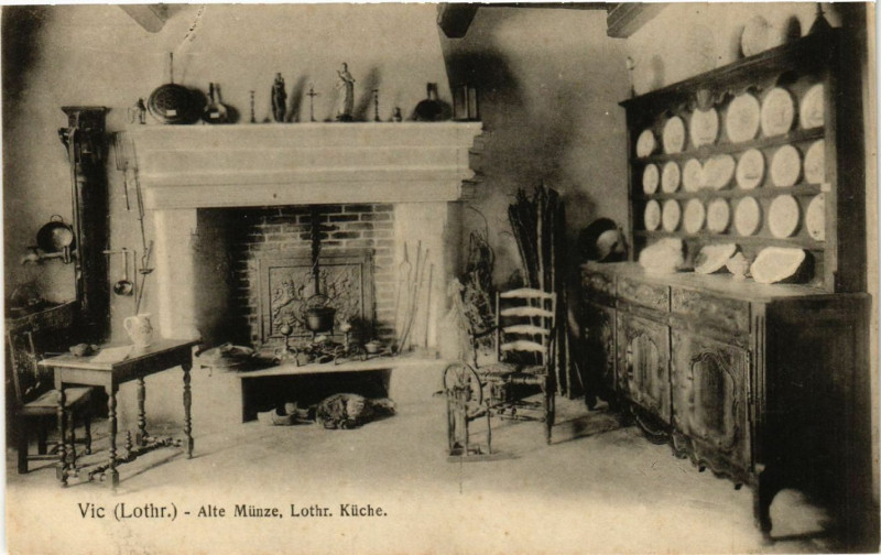 Carte postale ancienne Vic-sur-Seille - Vic a. d. Seille - Alte Munze - Lothr. Kuche à Vic-sur-Seille