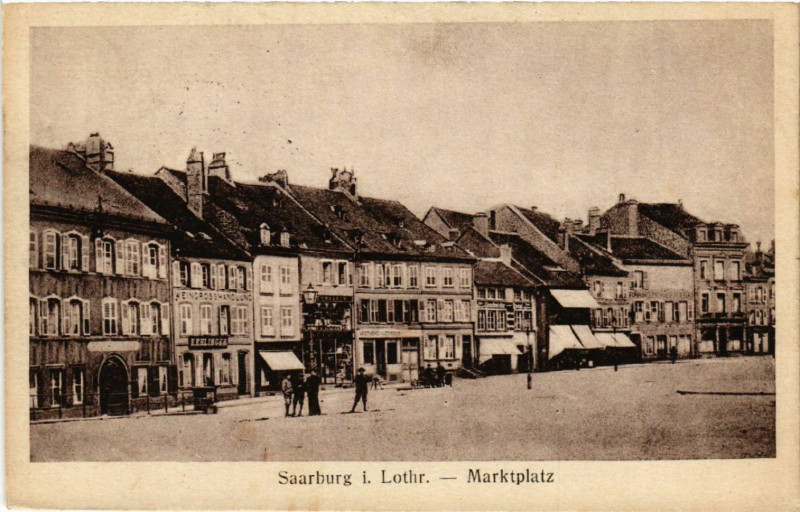Carte postale ancienne Sarrebourg - Saarburg i. L. - Marktplatz à Sarrebourg