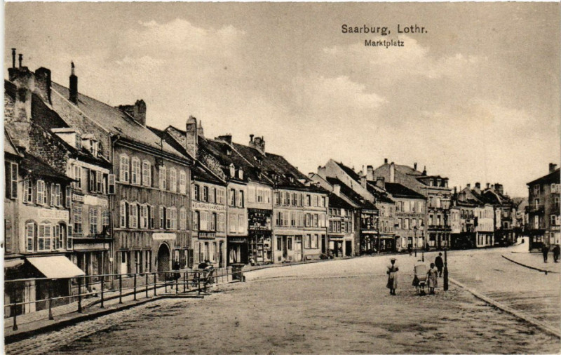Carte postale ancienne Sarrebourg - Saarburg i. L. - Marktplatz à Sarrebourg