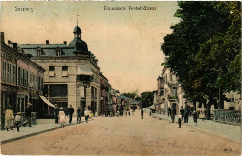 Carte postale ancienne Sarrebourg - Saarburg i. L. - Franzosische Vorstadt-Strasse à Sarrebourg