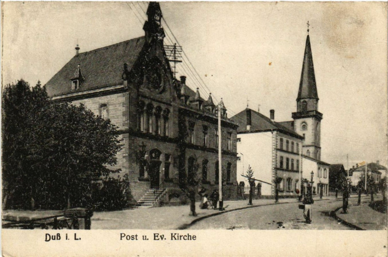 Carte postale ancienne Dieuze - Duss i. L. - Post u. Ev. Kirche à Dieuze