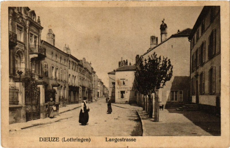 Carte postale ancienne Dieuze - Duss i. L. - Langestrasse à Dieuze