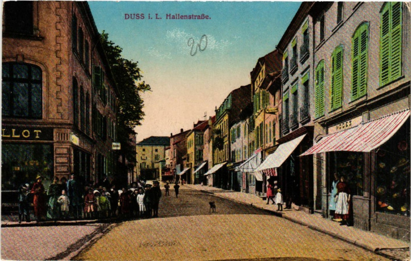 Carte postale ancienne Dieuze - Duss i. L. - Hallenstrasse à Dieuze