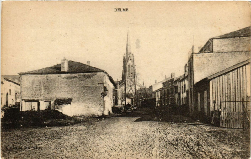 Carte postale ancienne Delme - Rue - Scene à Delme