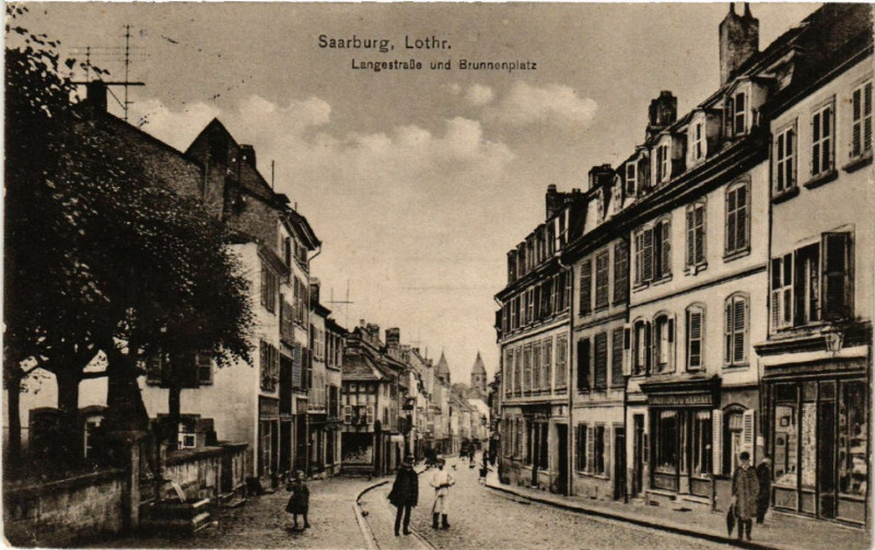 Carte postale ancienne Saarbur Lothr. - Langestrasse und Brunnenplatz