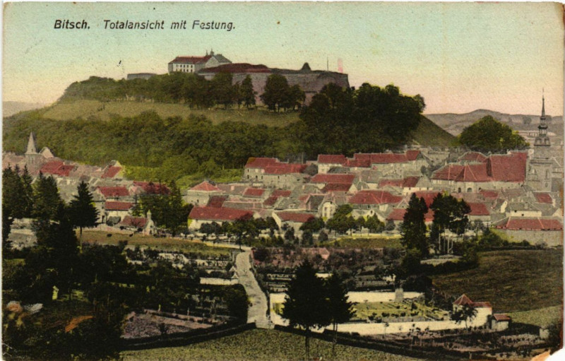 Carte postale ancienne Bitsch - Totalansicht mit Fastung