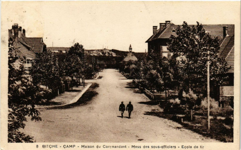 Carte postale ancienne Bitche - Camp - Maison du Commandant - Mess des sous-officiers à Bitche